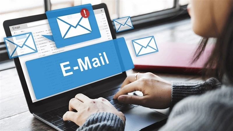 Email tên miền riêng là gì?