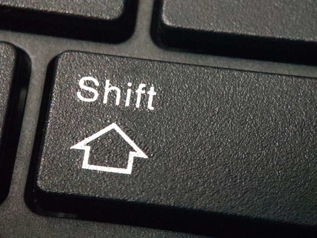 Cách viết hoa chữ cái đầu trong Excel bằng lệnh Shift