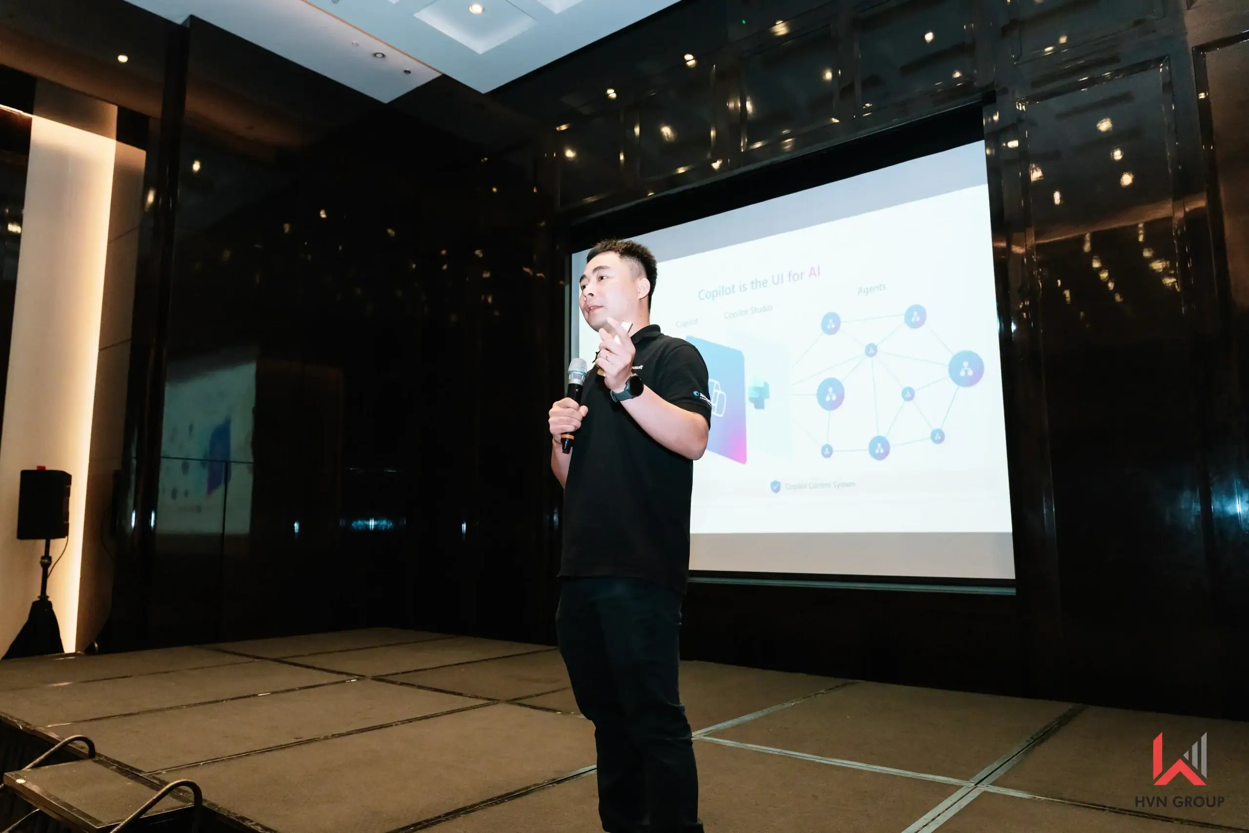 Diễn giả Hiếu Lê - Solution Consultant của TechData chia sẻ tại sự kiện